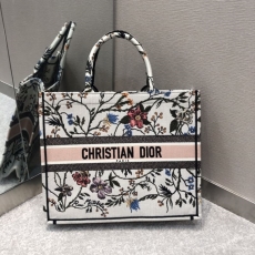 Christian Dior Shopping Bags